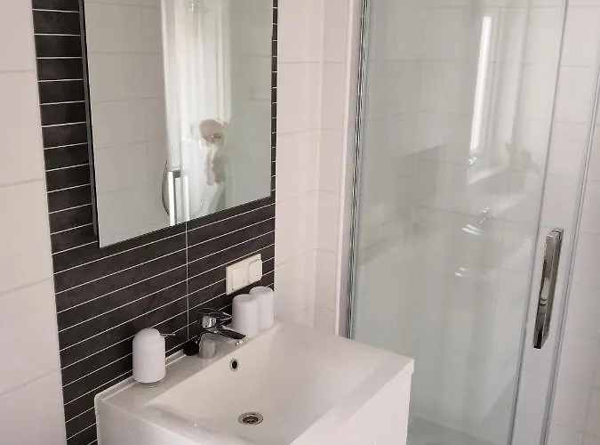 Malefi 1 Am Guelser Moselbogen Chalé